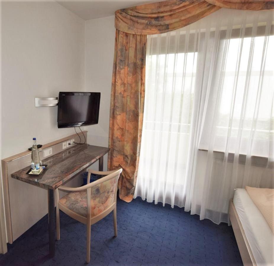 Hotel Alena - Kontaktlos Check-In Filderstadt Kültér fotó