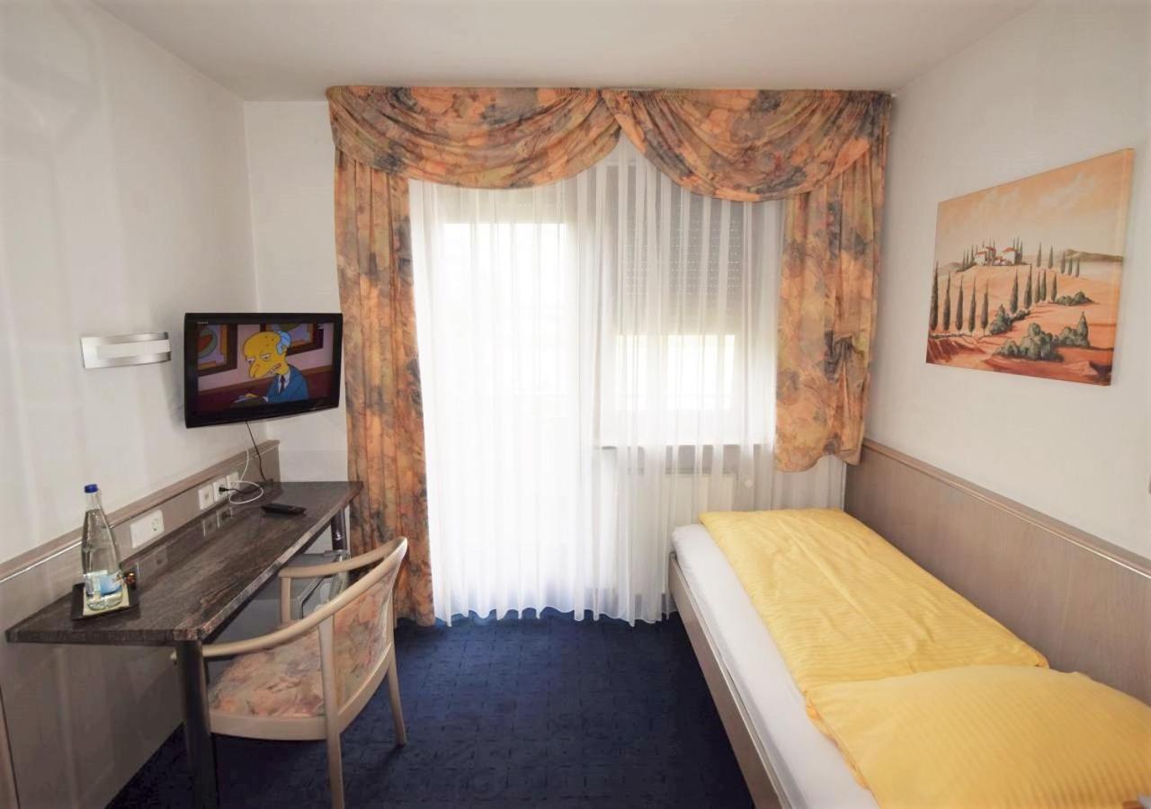 Hotel Alena - Kontaktlos Check-In Filderstadt Kültér fotó